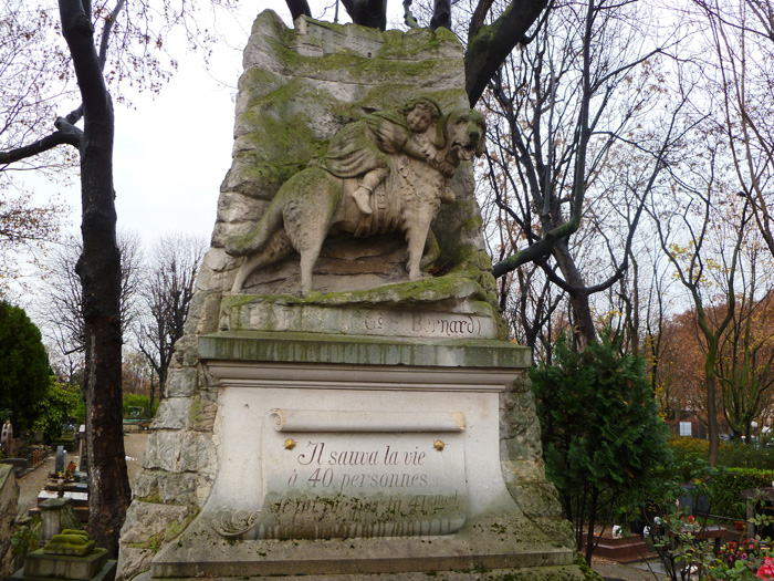 paris-dog-memorial