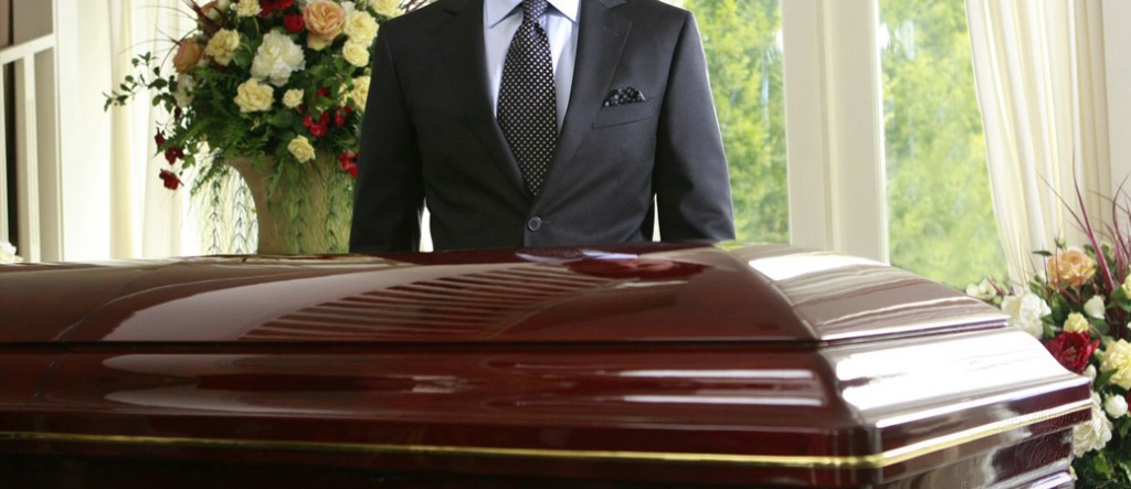 Difference between funeral director and mortician