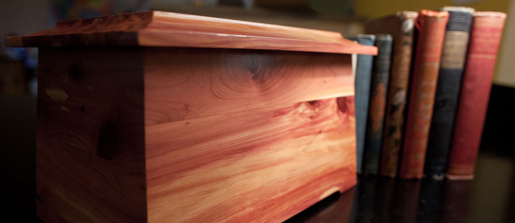 Fine Craftmanship Wood Urns