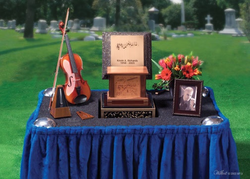 memorial-service-table-arrangement-hobby