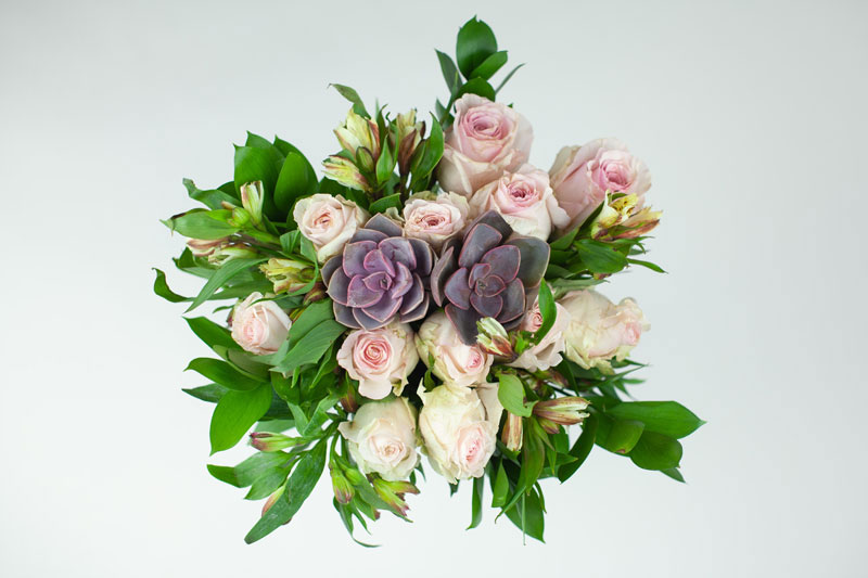 Sympathy Flowers Delivered - Unboxing and Review