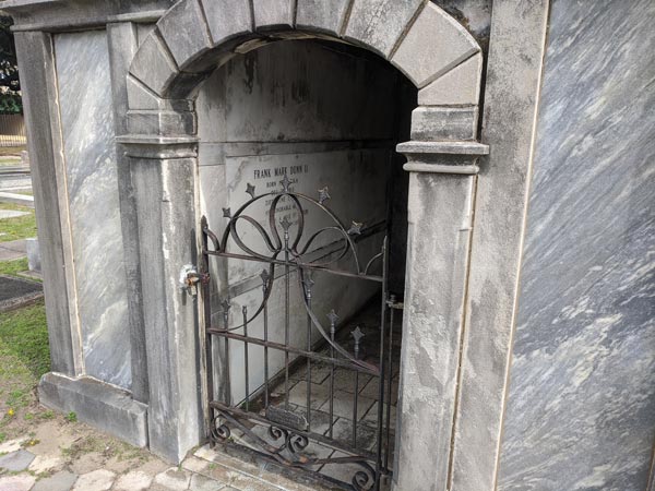 Inside a mausoleum - Photos