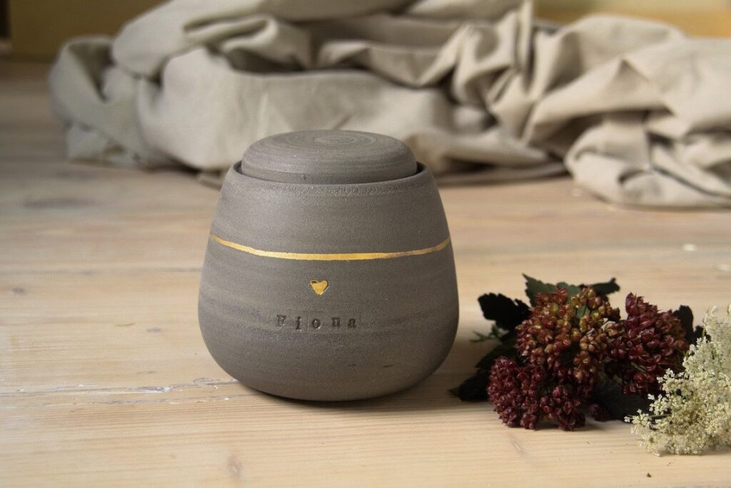 pet memorial quotes - small ceramic urn